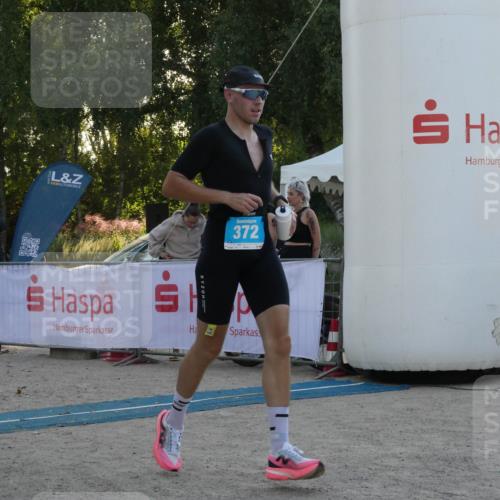 07.09.2025 - 19. Norderstedt Triathlon Zöllner http://msf.ph/oto/8798084 07.09.2025 17:44:11 Ziel 372 meine-sportfotos.de