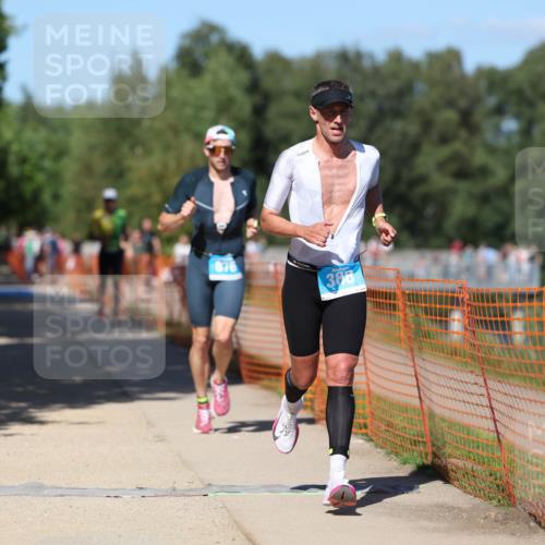 07.09.2025 - 19. Norderstedt Triathlon Michael Strokosch http://msf.ph/oto/8798097 07.09.2025 14:44:44 Laufen 388, 876 meine-sportfotos.de