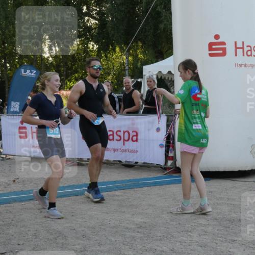 07.09.2025 - 19. Norderstedt Triathlon Zöllner http://msf.ph/oto/8798129 07.09.2025 17:45:19 Ziel 875, 912 meine-sportfotos.de