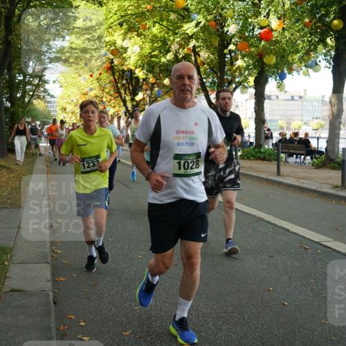 07.09.2025 - BARMER Alsterlauf Yannick Fuchs http://msf.ph/oto/8798143 07.09.2025 11:46:01 Laufen 1233, 1028, 9 meine-sportfotos.de