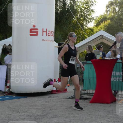 07.09.2025 - 19. Norderstedt Triathlon Zöllner http://msf.ph/oto/8798179 07.09.2025 17:47:42 Ziel 941 meine-sportfotos.de