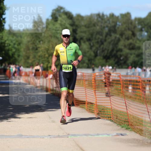 07.09.2025 - 19. Norderstedt Triathlon Michael Strokosch http://msf.ph/oto/8798180 07.09.2025 14:44:51 Laufen 1031 meine-sportfotos.de