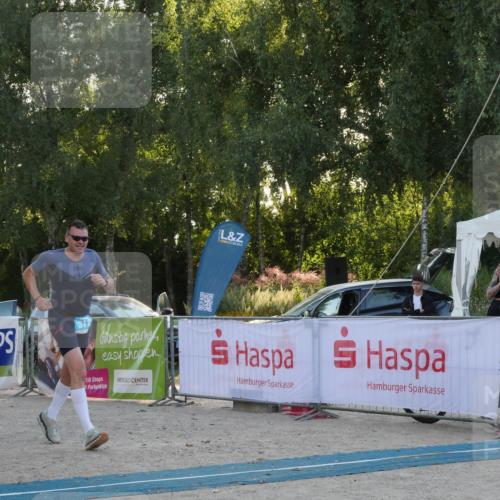 07.09.2025 - 19. Norderstedt Triathlon Zöllner http://msf.ph/oto/8798185 07.09.2025 17:48:49 Ziel 371 meine-sportfotos.de