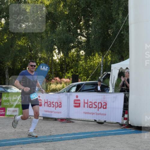 07.09.2025 - 19. Norderstedt Triathlon Zöllner http://msf.ph/oto/8798190 07.09.2025 17:48:49 Ziel 371 meine-sportfotos.de