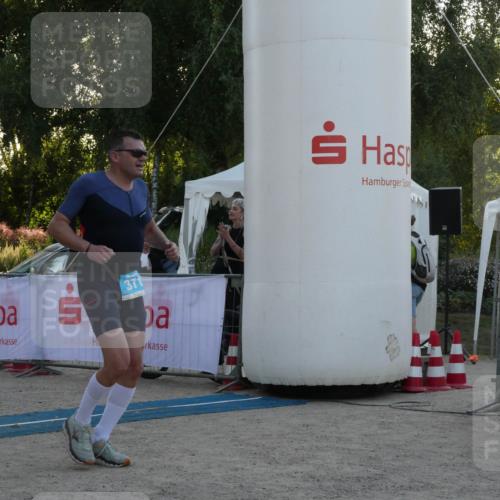 07.09.2025 - 19. Norderstedt Triathlon Zöllner http://msf.ph/oto/8798201 07.09.2025 17:48:50 Ziel 371 meine-sportfotos.de
