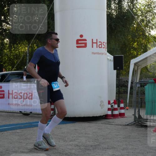 07.09.2025 - 19. Norderstedt Triathlon Zöllner http://msf.ph/oto/8798206 07.09.2025 17:48:51 Ziel 371 meine-sportfotos.de