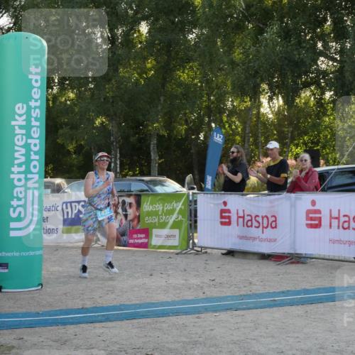 07.09.2025 - 19. Norderstedt Triathlon Zöllner http://msf.ph/oto/8798213 07.09.2025 17:49:38 Ziel 1432 meine-sportfotos.de