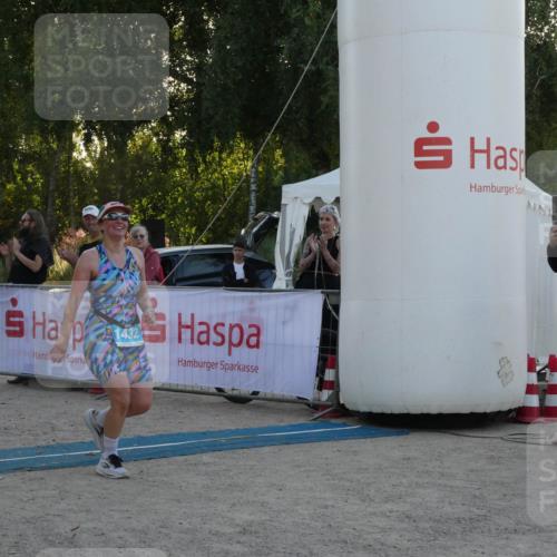 07.09.2025 - 19. Norderstedt Triathlon Zöllner http://msf.ph/oto/8798228 07.09.2025 17:49:39 Ziel 1432 meine-sportfotos.de