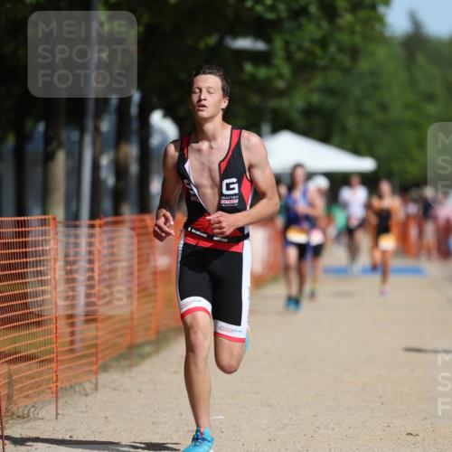 07.09.2025 - 19. Norderstedt Triathlon Michael Strokosch http://msf.ph/oto/8798233 07.09.2025 11:57:46 Laufen 300, 1179, 1186 meine-sportfotos.de