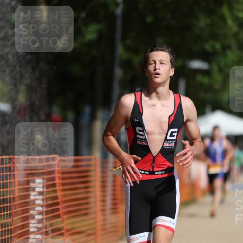 07.09.2025 - 19. Norderstedt Triathlon Michael Strokosch http://msf.ph/oto/8798246 07.09.2025 11:57:48 Laufen 300, 1179, 1186 meine-sportfotos.de