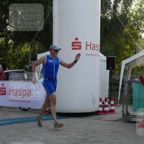 07.09.2025 - 19. Norderstedt Triathlon Zöllner http://msf.ph/oto/8798266 07.09.2025 17:49:52 Ziel 1449 meine-sportfotos.de
