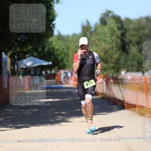 07.09.2025 - 19. Norderstedt Triathlon Michael Strokosch http://msf.ph/oto/8798297 07.09.2025 14:45:18 Laufen 971 meine-sportfotos.de