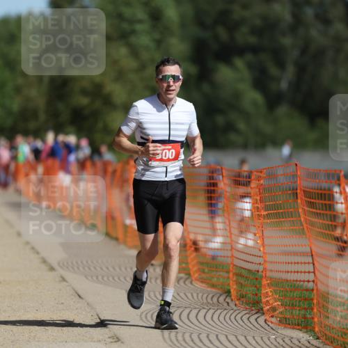 07.09.2025 - 19. Norderstedt Triathlon Michael Strokosch http://msf.ph/oto/8798307 07.09.2025 11:57:50 Laufen 300, 1179, 1186, 1211 meine-sportfotos.de