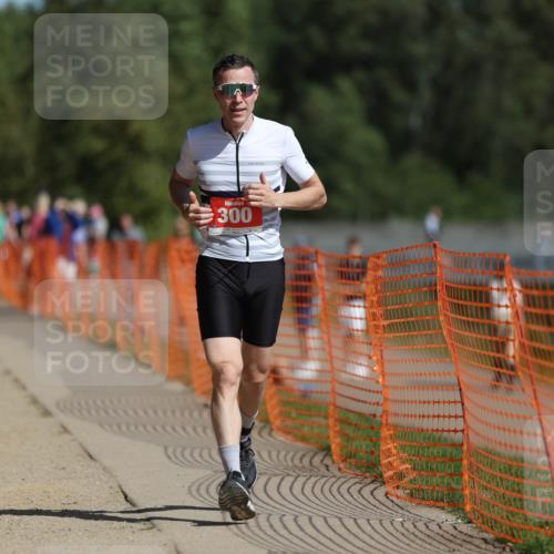 07.09.2025 - 19. Norderstedt Triathlon Michael Strokosch http://msf.ph/oto/8798314 07.09.2025 11:57:51 Laufen 300, 1179, 1186, 1211 meine-sportfotos.de