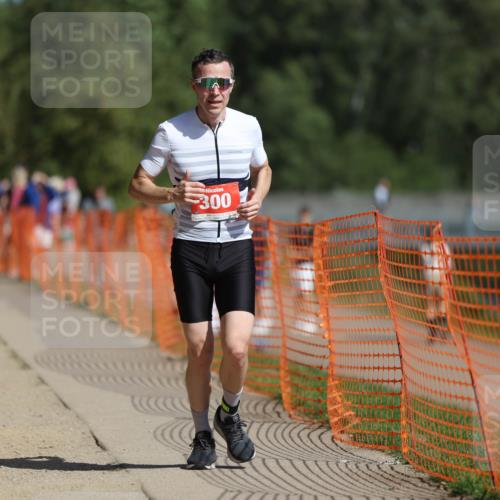 07.09.2025 - 19. Norderstedt Triathlon Michael Strokosch http://msf.ph/oto/8798319 07.09.2025 11:57:51 Laufen 300, 1179, 1186, 1211 meine-sportfotos.de