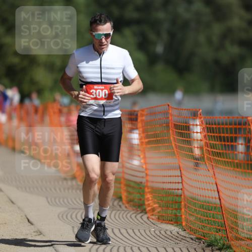 07.09.2025 - 19. Norderstedt Triathlon Michael Strokosch http://msf.ph/oto/8798338 07.09.2025 11:57:51 Laufen 300, 1179, 1186, 1211 meine-sportfotos.de