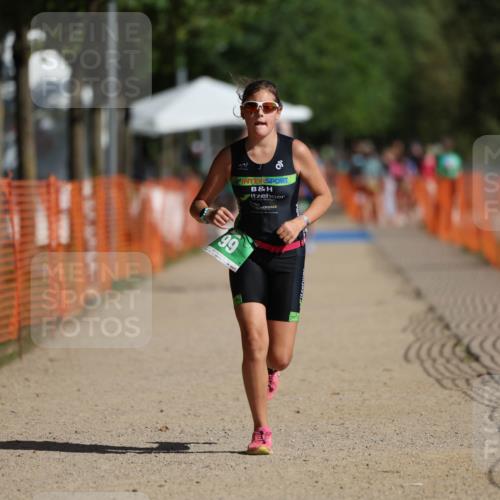 07.09.2025 - 19. Norderstedt Triathlon Michael Strokosch http://msf.ph/oto/8798342 07.09.2025 10:54:40 Laufen 99, 678, 1137 meine-sportfotos.de