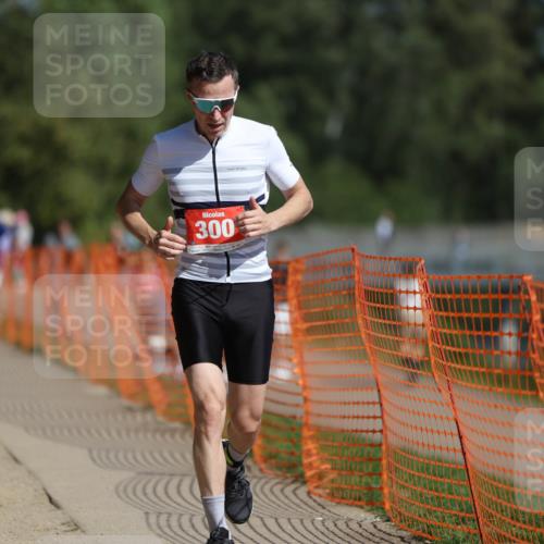 07.09.2025 - 19. Norderstedt Triathlon Michael Strokosch http://msf.ph/oto/8798343 07.09.2025 11:57:51 Laufen 300, 1179, 1186, 1211 meine-sportfotos.de