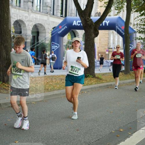 07.09.2025 - BARMER Alsterlauf Yannick Fuchs http://msf.ph/oto/8798357 07.09.2025 11:46:14 Laufen 1067, 10, 1068, 8241, 1075, 1074, 1091 meine-sportfotos.de