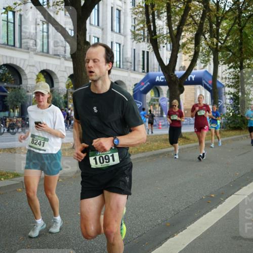 07.09.2025 - BARMER Alsterlauf Yannick Fuchs http://msf.ph/oto/8798376 07.09.2025 11:46:16 Laufen 8241, 1091, 1075, 1074 meine-sportfotos.de