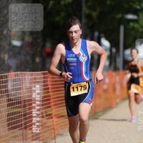 07.09.2025 - 19. Norderstedt Triathlon Michael Strokosch http://msf.ph/oto/8798379 07.09.2025 11:57:53 Laufen 300, 1179, 1211 meine-sportfotos.de