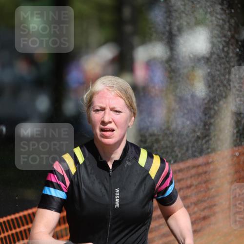 07.09.2025 - 19. Norderstedt Triathlon Michael Strokosch http://msf.ph/oto/8798410 07.09.2025 12:25:21 Laufen 299, 1327, 1367 meine-sportfotos.de