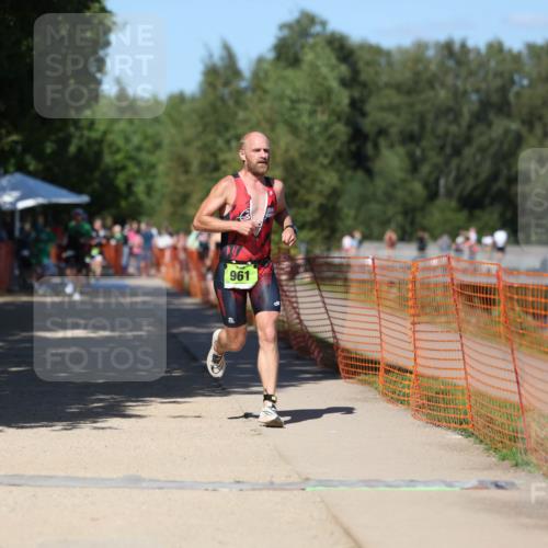 07.09.2025 - 19. Norderstedt Triathlon Michael Strokosch http://msf.ph/oto/8798433 07.09.2025 14:45:49 Laufen 961 meine-sportfotos.de