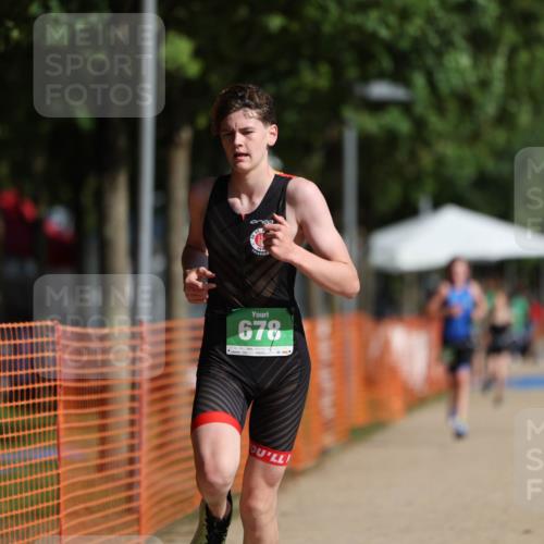 07.09.2025 - 19. Norderstedt Triathlon Michael Strokosch http://msf.ph/oto/8798447 07.09.2025 10:54:46 Laufen 99, 678 meine-sportfotos.de
