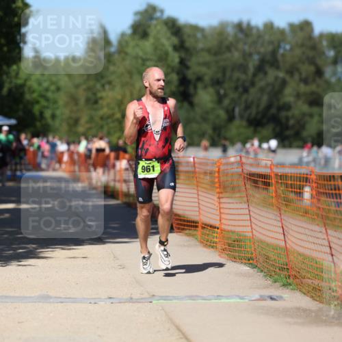 07.09.2025 - 19. Norderstedt Triathlon Michael Strokosch http://msf.ph/oto/8798448 07.09.2025 14:45:49 Laufen 961 meine-sportfotos.de