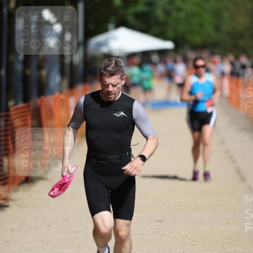 07.09.2025 - 19. Norderstedt Triathlon Michael Strokosch http://msf.ph/oto/8798467 07.09.2025 12:25:30 Laufen 136, 727, 793, 1327 meine-sportfotos.de