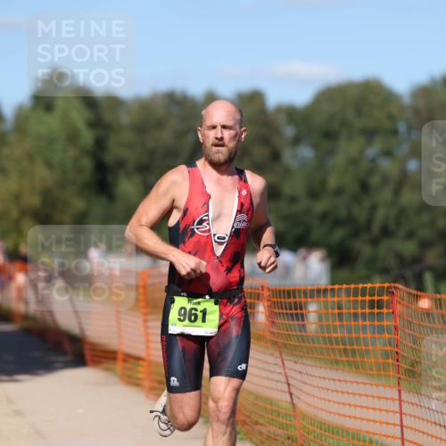 07.09.2025 - 19. Norderstedt Triathlon Michael Strokosch http://msf.ph/oto/8798483 07.09.2025 14:45:51 Laufen 961 meine-sportfotos.de