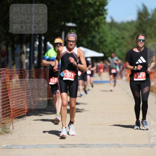 07.09.2025 - 19. Norderstedt Triathlon Michael Strokosch http://msf.ph/oto/8798497 07.09.2025 13:05:48 Laufen 1221, 1237, 1321 meine-sportfotos.de