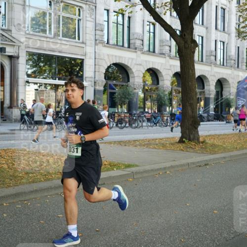 07.09.2025 - BARMER Alsterlauf Yannick Fuchs http://msf.ph/oto/8798572 07.09.2025 11:46:30 Laufen 14, 15, 3, 031 meine-sportfotos.de