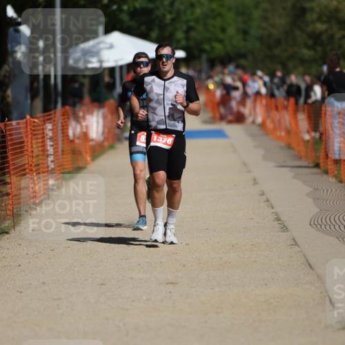 07.09.2025 - 19. Norderstedt Triathlon Michael Strokosch http://msf.ph/oto/8798579 07.09.2025 12:25:46 Laufen 824, 1378 meine-sportfotos.de