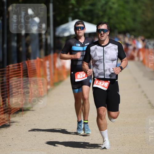 07.09.2025 - 19. Norderstedt Triathlon Michael Strokosch http://msf.ph/oto/8798626 07.09.2025 12:25:48 Laufen 824, 1378 meine-sportfotos.de