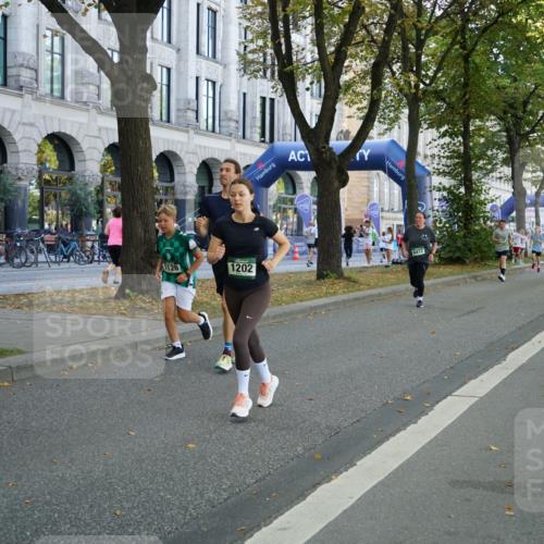 07.09.2025 - BARMER Alsterlauf Yannick Fuchs http://msf.ph/oto/8798661 07.09.2025 11:46:39 Laufen 1126, 1202, 8472 meine-sportfotos.de