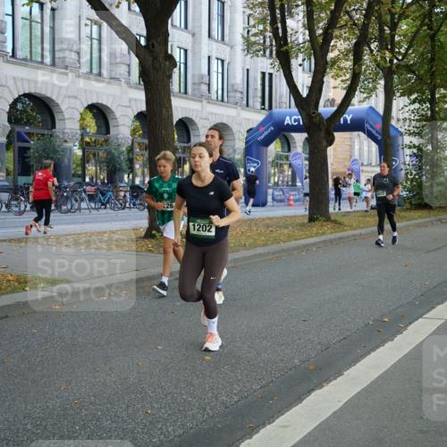 07.09.2025 - BARMER Alsterlauf Yannick Fuchs http://msf.ph/oto/8798673 07.09.2025 11:46:40 Laufen 26, 1202, 8472 meine-sportfotos.de