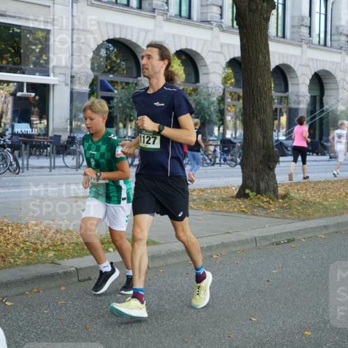 07.09.2025 - BARMER Alsterlauf Yannick Fuchs http://msf.ph/oto/8798694 07.09.2025 11:46:41 Laufen 1127, 44 meine-sportfotos.de