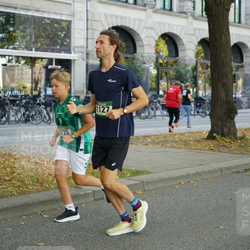 07.09.2025 - BARMER Alsterlauf Yannick Fuchs http://msf.ph/oto/8798702 07.09.2025 11:46:41 Laufen 1126, 1127 meine-sportfotos.de
