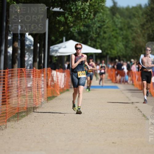 07.09.2025 - 19. Norderstedt Triathlon Michael Strokosch http://msf.ph/oto/8798721 07.09.2025 11:58:19 Laufen 185, 1182, 1279 meine-sportfotos.de