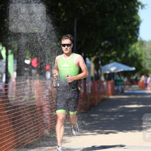 07.09.2025 - 19. Norderstedt Triathlon Michael Strokosch http://msf.ph/oto/8798749 07.09.2025 14:46:26 Laufen 992, 1007 meine-sportfotos.de