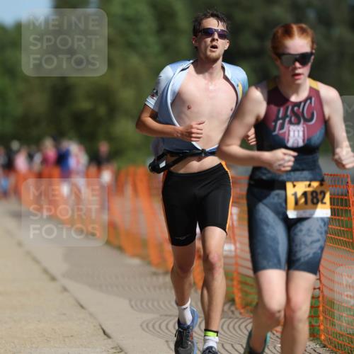 07.09.2025 - 19. Norderstedt Triathlon Michael Strokosch http://msf.ph/oto/8798784 07.09.2025 11:58:26 Laufen 185, 1172, 1182 meine-sportfotos.de