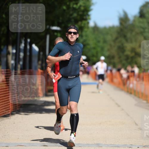 07.09.2025 - 19. Norderstedt Triathlon Michael Strokosch http://msf.ph/oto/8798841 07.09.2025 13:06:09 Laufen 811, 1216 meine-sportfotos.de