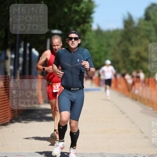 07.09.2025 - 19. Norderstedt Triathlon Michael Strokosch http://msf.ph/oto/8798848 07.09.2025 13:06:10 Laufen 811, 1216, 1366 meine-sportfotos.de
