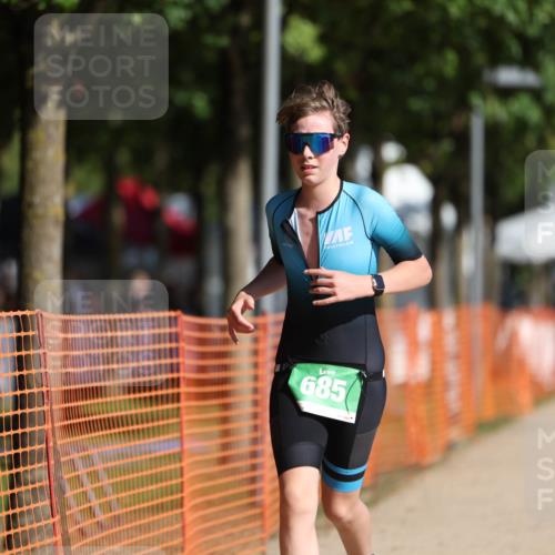07.09.2025 - 19. Norderstedt Triathlon Michael Strokosch http://msf.ph/oto/8798855 07.09.2025 10:55:09 Laufen 685 meine-sportfotos.de