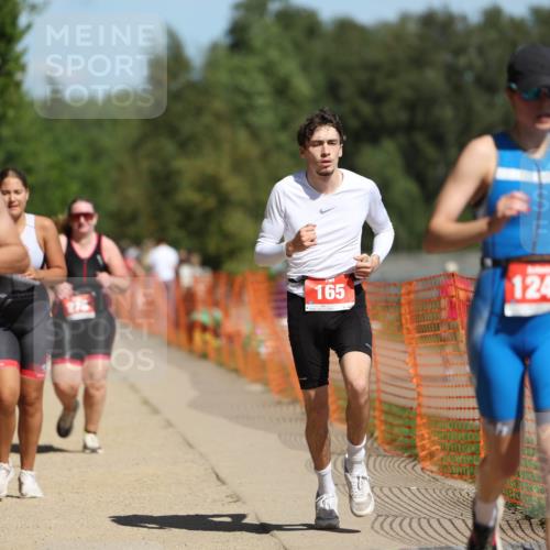07.09.2025 - 19. Norderstedt Triathlon Michael Strokosch http://msf.ph/oto/8798878 07.09.2025 12:28:31 Laufen 165, 278, 1197, 1249, 1348, 1365 meine-sportfotos.de