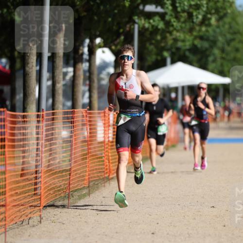 07.09.2025 - 19. Norderstedt Triathlon Michael Strokosch http://msf.ph/oto/8798882 07.09.2025 10:55:31 Laufen 637, 661, 680 meine-sportfotos.de