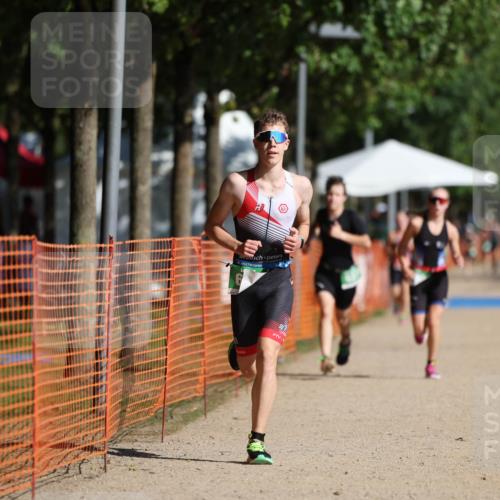 07.09.2025 - 19. Norderstedt Triathlon Michael Strokosch http://msf.ph/oto/8798894 07.09.2025 10:55:31 Laufen 637, 661, 680 meine-sportfotos.de