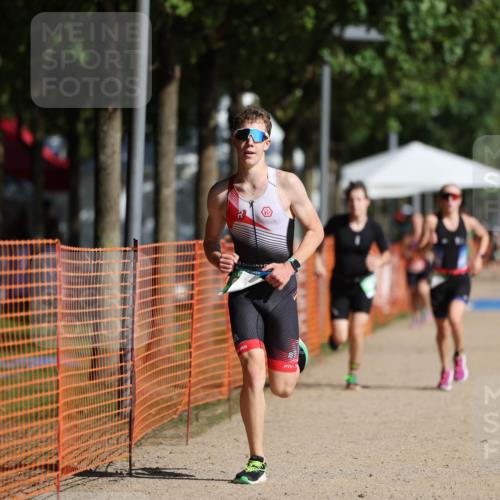 07.09.2025 - 19. Norderstedt Triathlon Michael Strokosch http://msf.ph/oto/8798907 07.09.2025 10:55:32 Laufen 637, 661, 680 meine-sportfotos.de