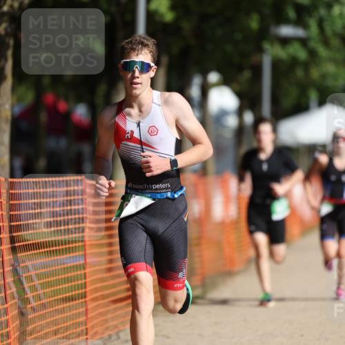 07.09.2025 - 19. Norderstedt Triathlon Michael Strokosch http://msf.ph/oto/8798947 07.09.2025 10:55:33 Laufen 637, 661, 680 meine-sportfotos.de